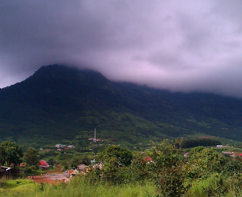 Vu du mont Kakoulima dans la préfecture de Dubreka. Crédit photo : Thierno Diallo (@cireass)